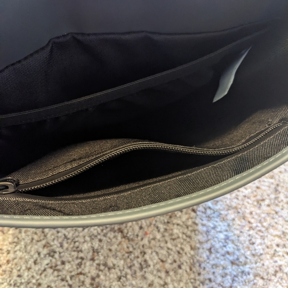 Rains waterproof laptop backpack - Picture 5 of 6